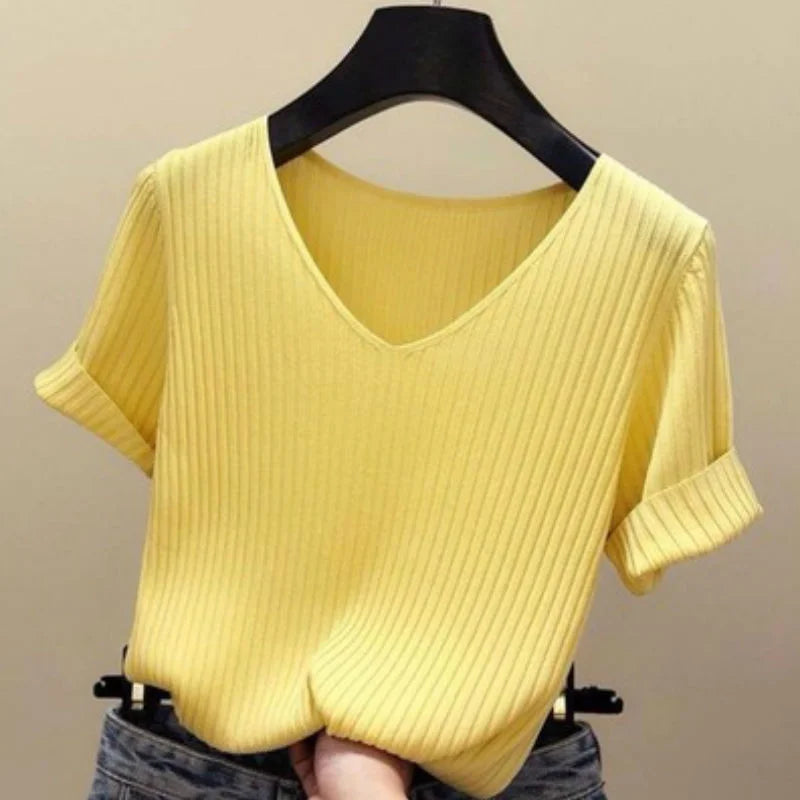 2025 New Summer V-neck Knitted Sweater Women's Short Sleeves Jumpers Pullovers Casual Slim Fit Knitwear Bottoming Shirt